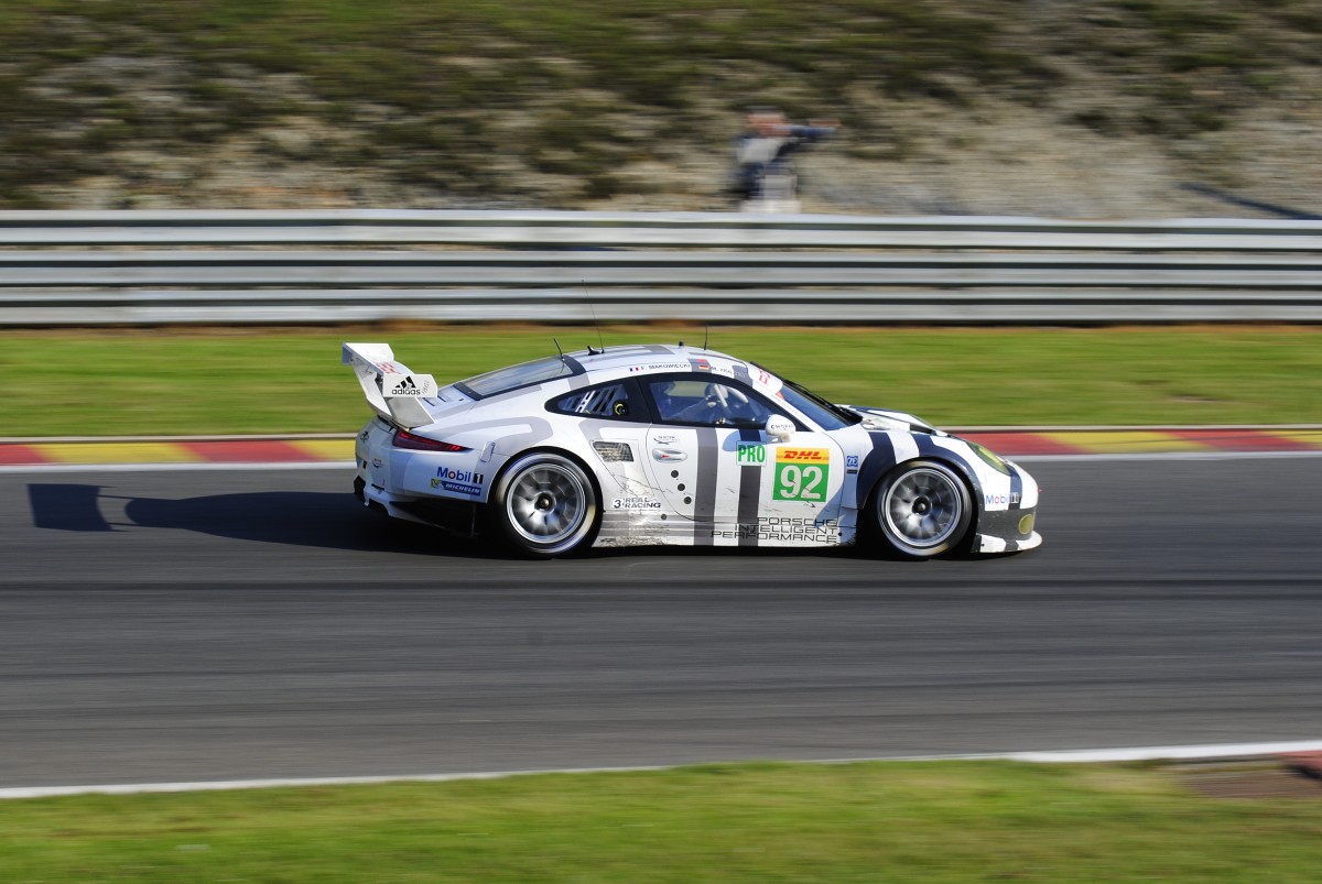 
Mitzieher vom LM GTE Pro #92 PORSCHE TEAM MANTHEY, PORSCHE 911 RSR am 3.5.2014 beim FIA WEC 6h in Spa Francorchamps. Fahrer: Marco HOLZER, Frédéric MAKOWIECKI