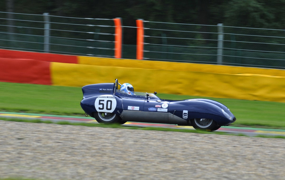Mitzieher vom  LOTUS XI, Fahrer F.MACLEOD  (GB) Bj.: 1956 , ccm 1460 beim 6h Classic in Spa Francorchamps am 21.9.2013