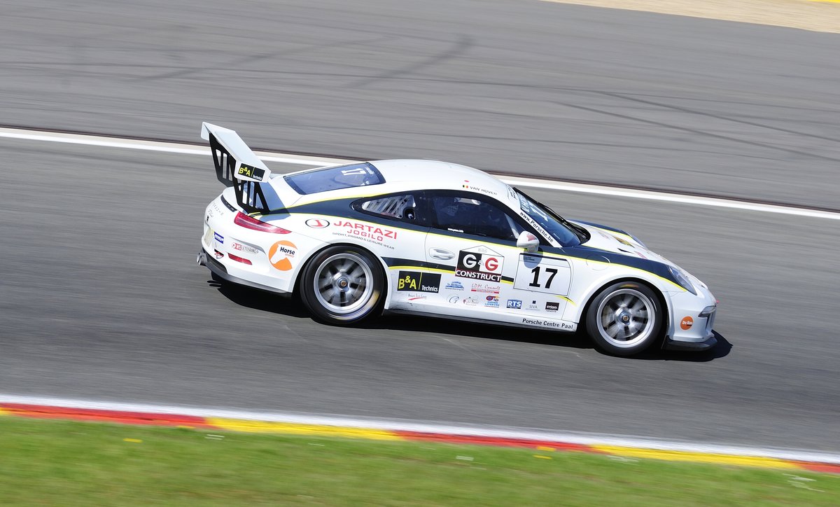 Mitzieher der Nr.17 Jurgen VAN HOVER, Team Speedlover auf Porsche 991 GT3 Cup, Porsche Carrera Cup Benelux, 7.5.2016 in Spa Francorchamps