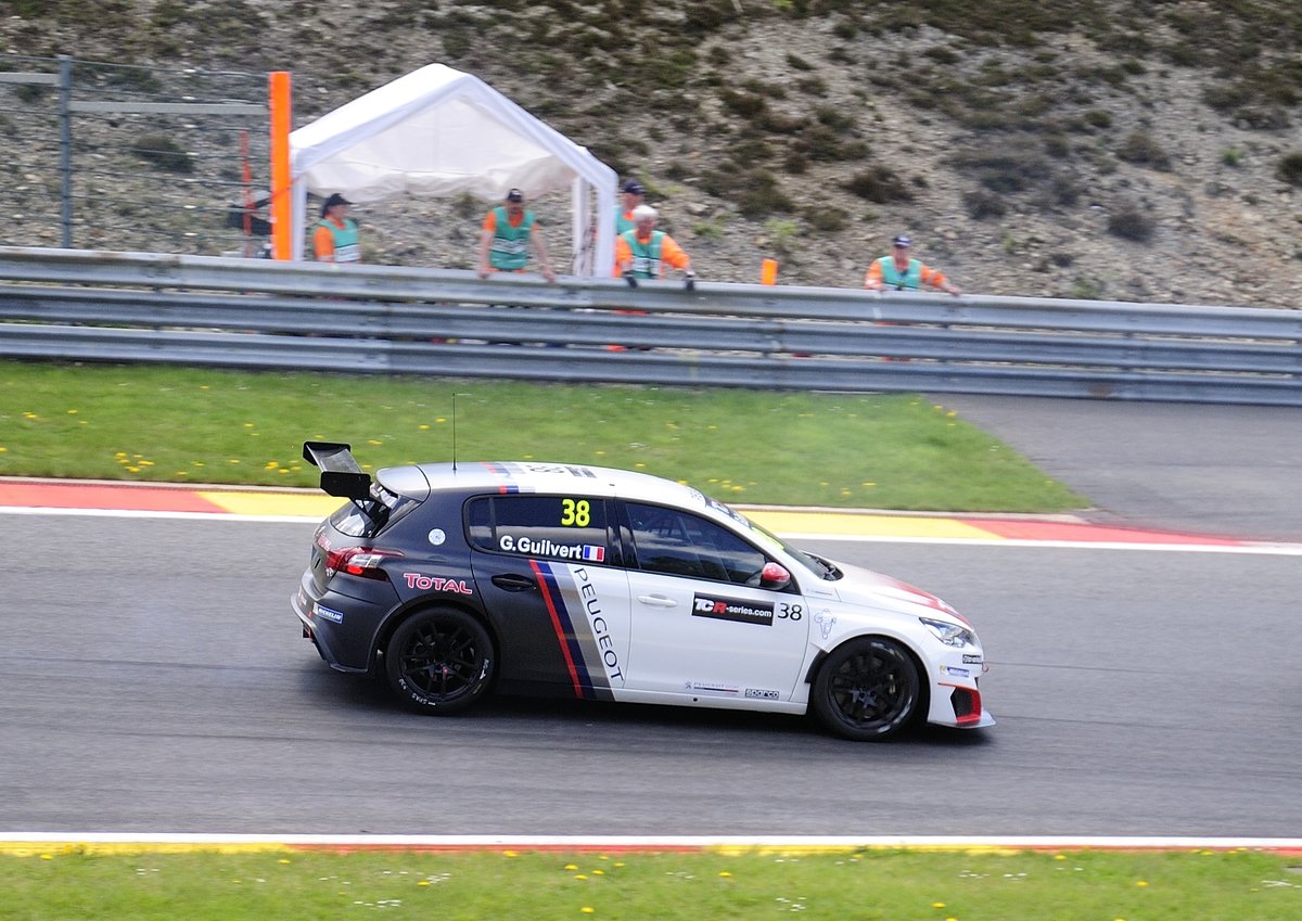 Mitzieher der Nr.38, Grégory GUILVERT auf Peugeot 308 Racing Cup von Sébastien Loeb Racing FR, bei der TCR International Series 2016. Hier in Spa Francorchamps am 7.Mai 2016