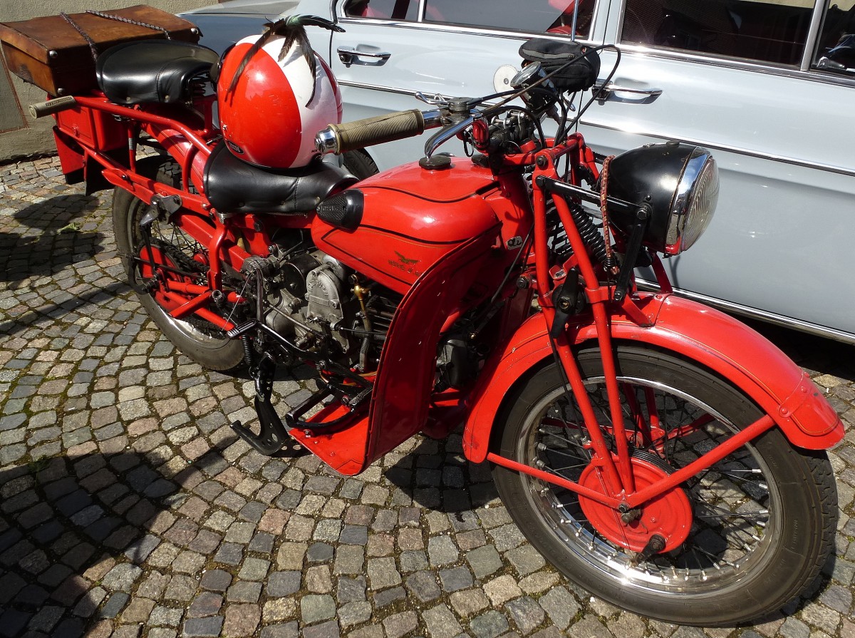 Moto Guzzi, italienisches Oldtimer-Motorrad, ausgestellt zum Waldkircher Sonntag, Juli 2014