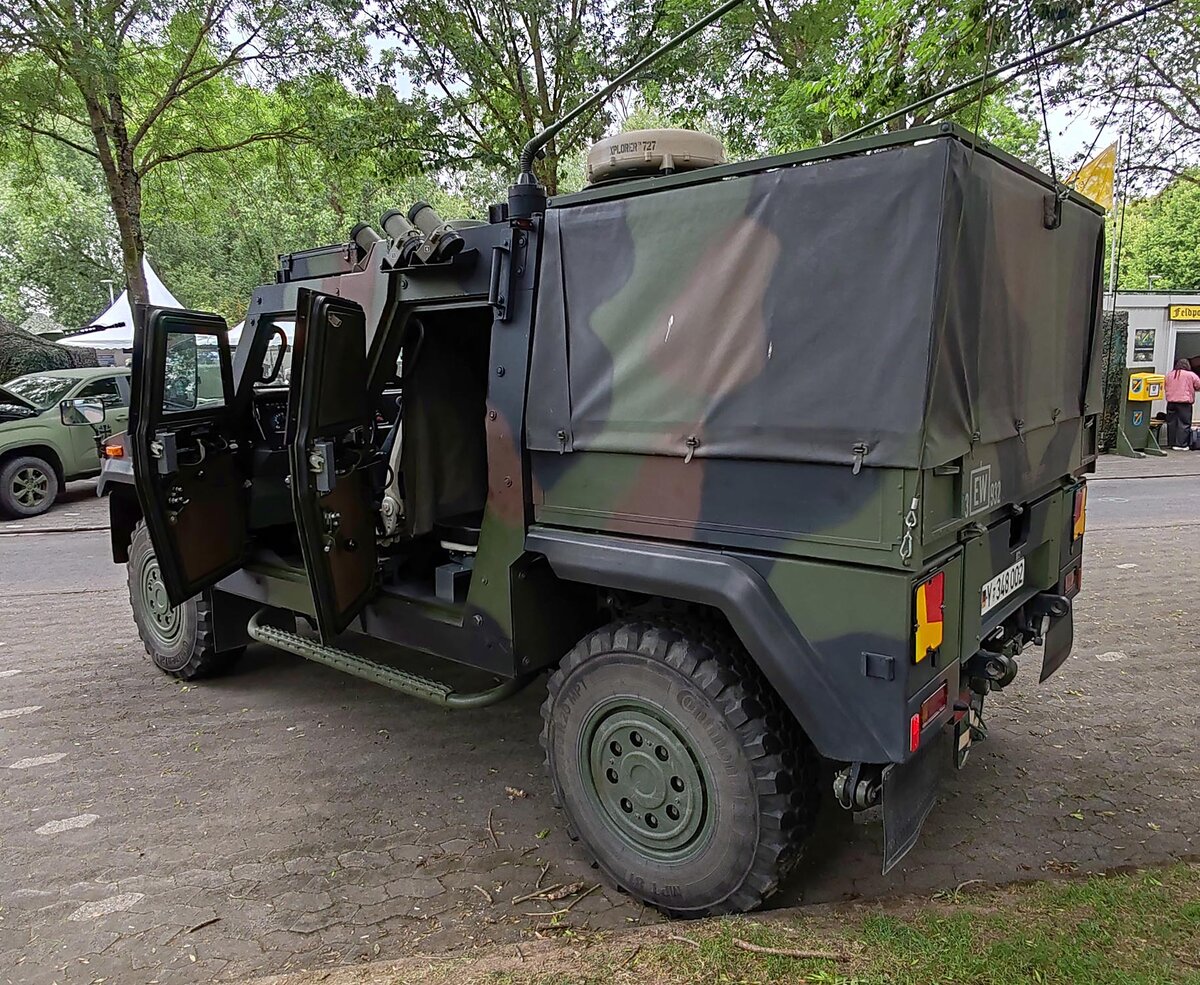 =MOWAG Eagle 4x4, 5 Zyl., 250 PS als Einsatzfahrzeug der Bundeswehr, ausgestellt beim Hessentag in Fulda, 06-2026