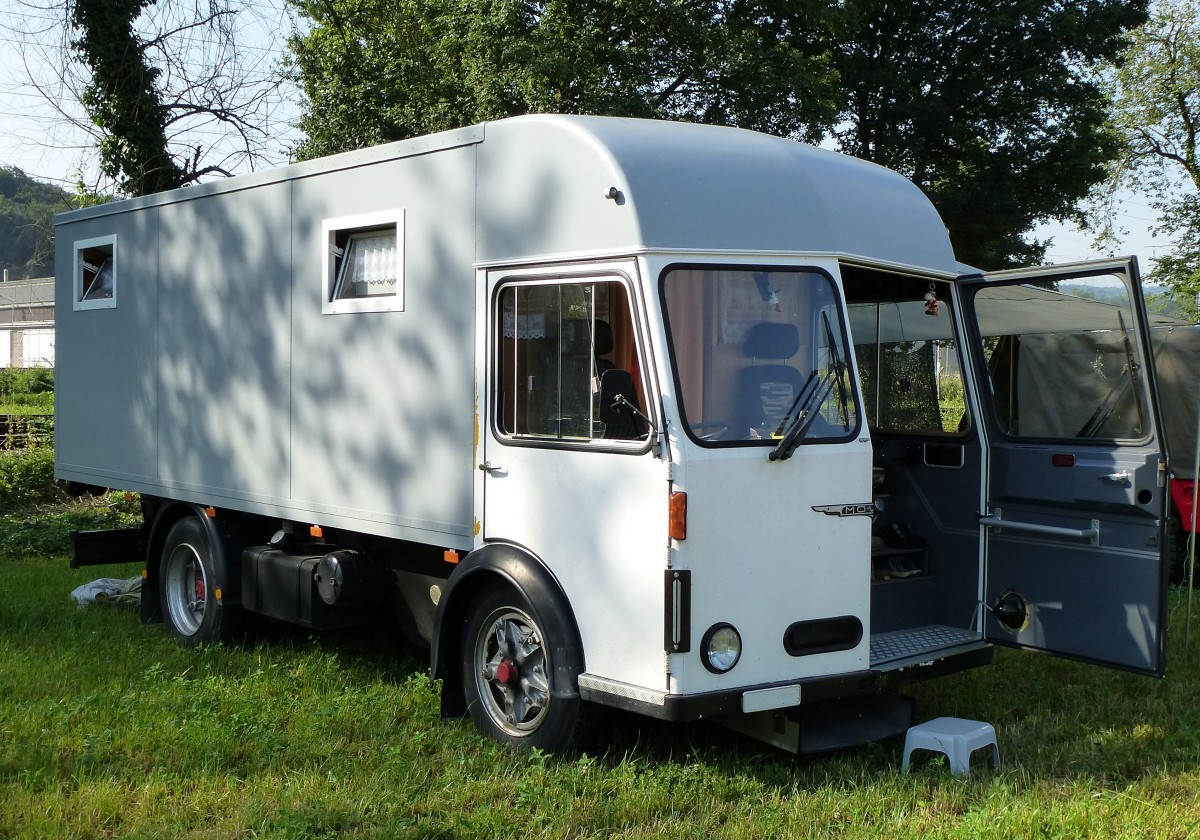 Mowag, LKW aus der Schweiz, umgebaut zum Wohnmobil, Juli 2015