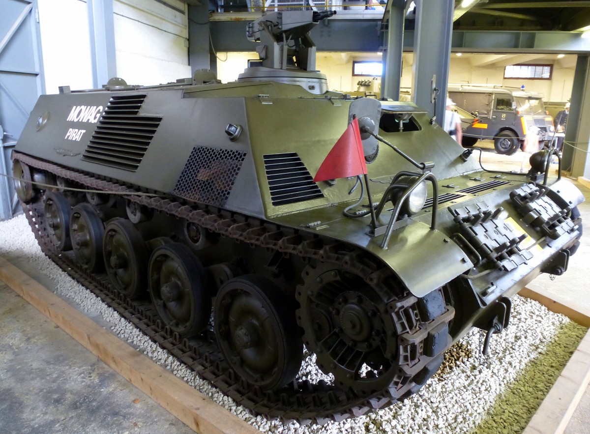 Mowag  Pirat , Schützenpanzer, Baujahr 1959, 295PS, Vmax.65Km/h, Schweizerisches Militärmuseum Full, Juli 2015
