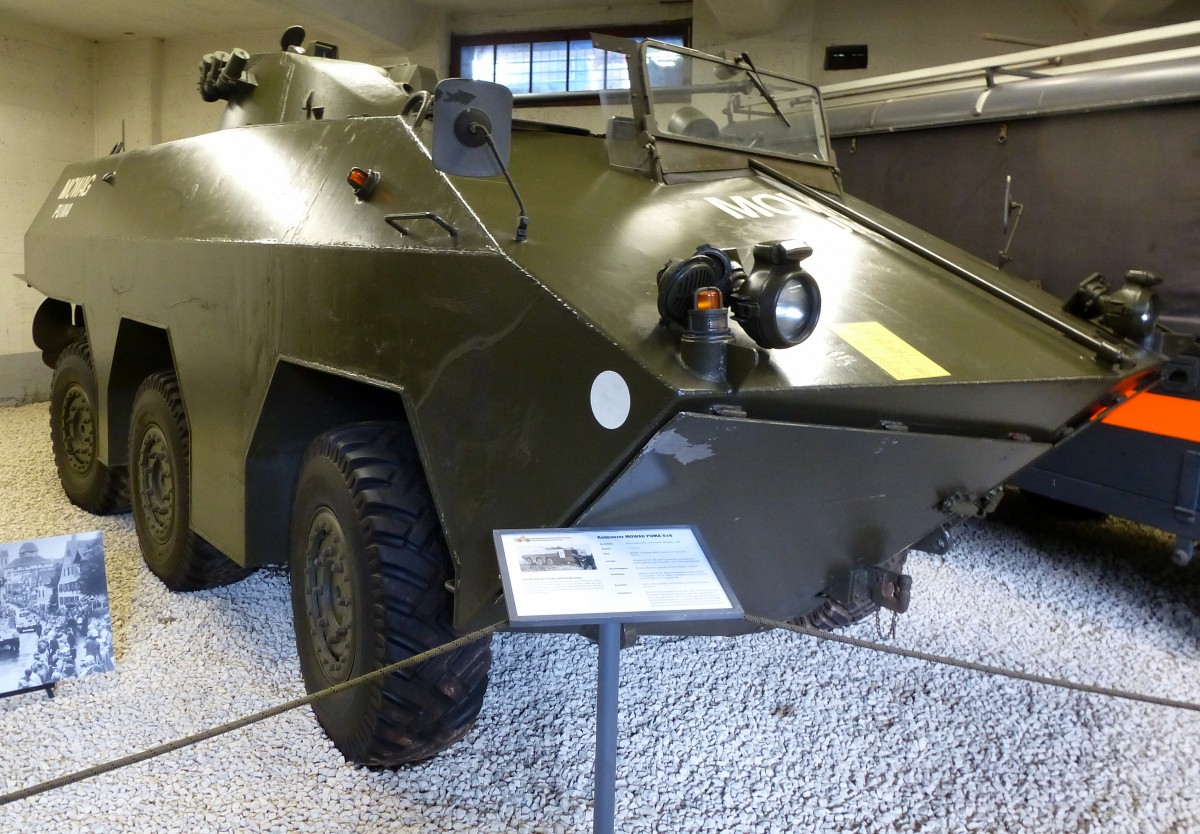 Mowag Puma 6x6, Prototyp eines amphibischen Radpanzers, Baujahr 1966, 15 Tonnen, 320PS, Vmax.80Km/h, Wasser 12Km/h, wurde nicht in Serie gebaut, Schweizerisches Militärmuseum Full, Juli 2015