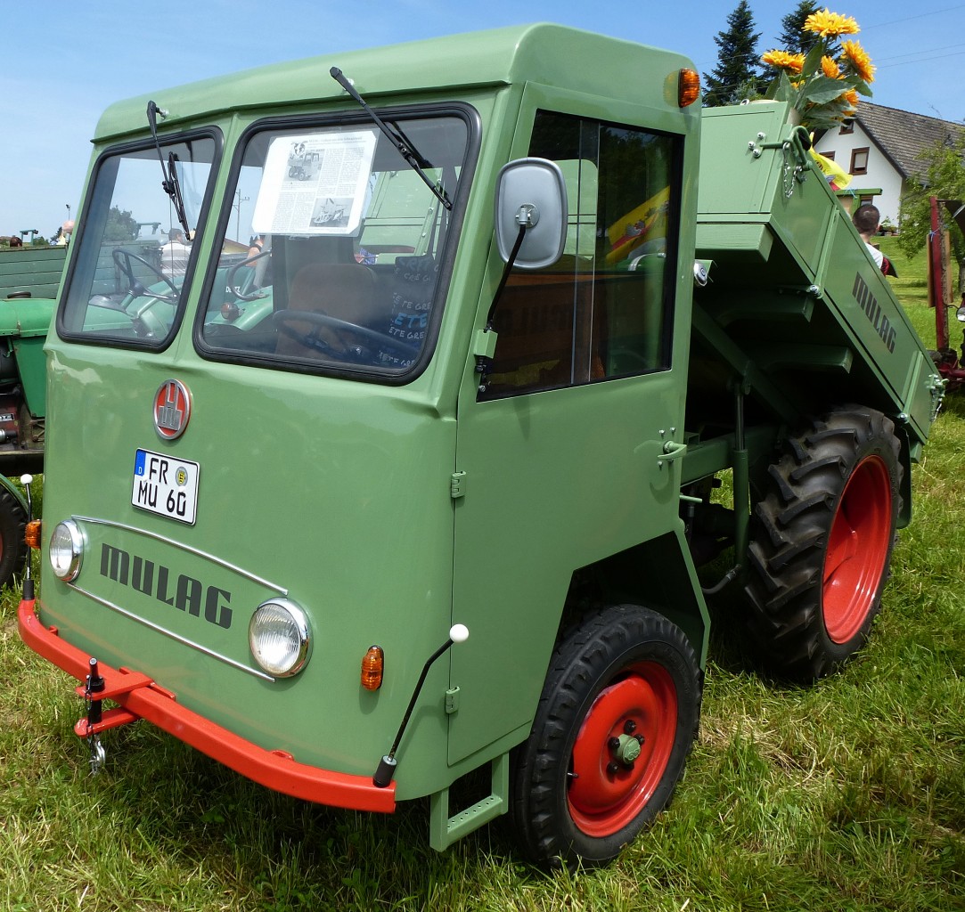 Mulag, steht für  Motor-Universal-Lasten-Arbeits-Gerät , eine Kombination von Traktor und Transporter aus Bad Peterstal im Schwarzwald, Schleppertreffen Freiamt, Juni 2015