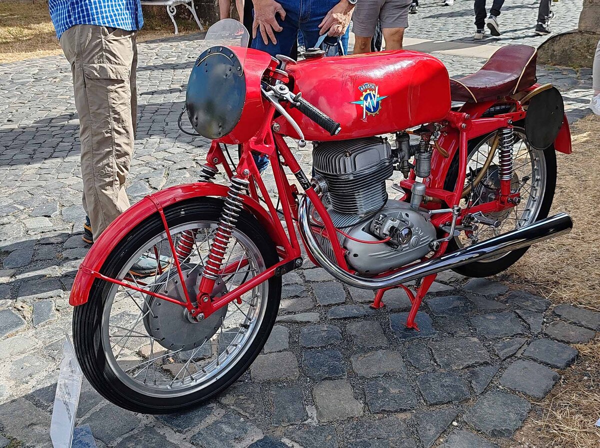 =MV Augusta, gesehen bei der Oldtimerausstellung Blech & Barock bei Schloss Fasanerie, 07-2026