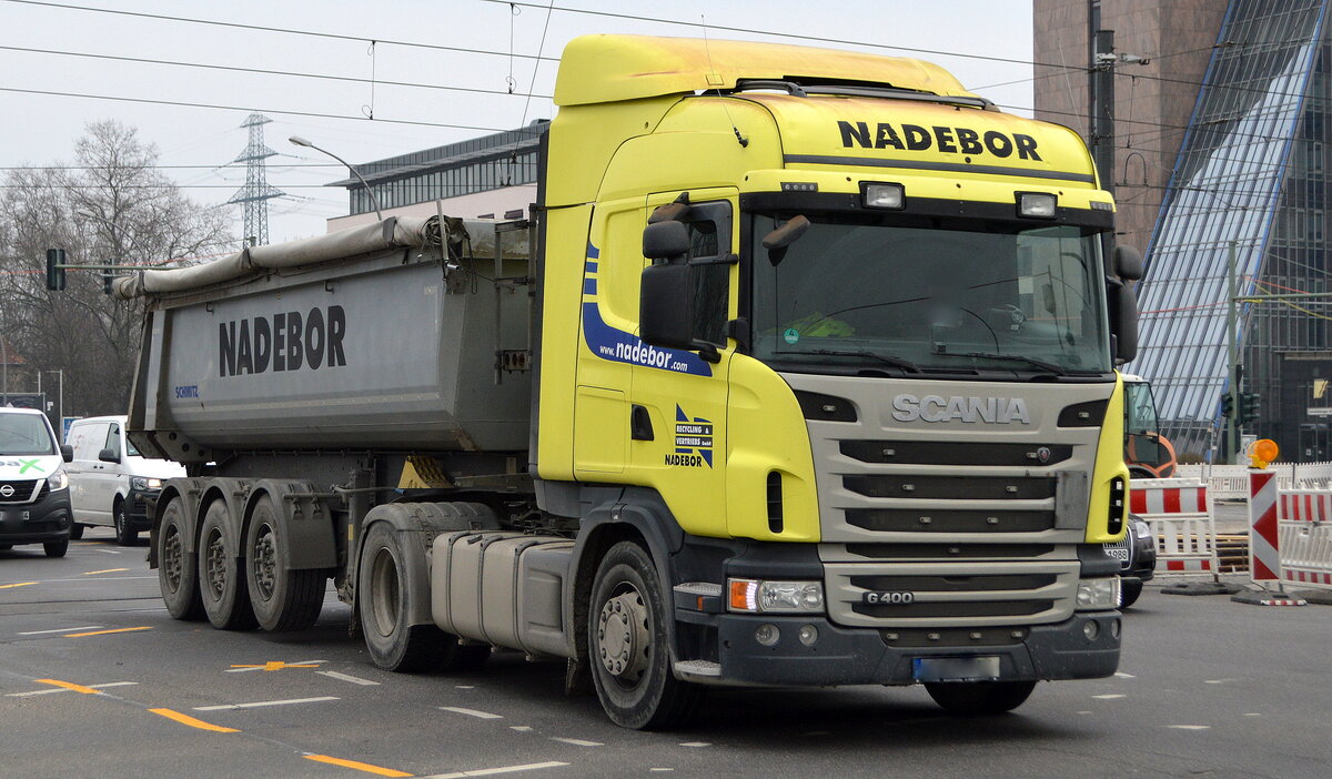 NADEBOR Recycling & Vertriebs GmbH mit einem SCANIA G 400 Sattelkipper am 17.03.22 Berlin Marzahn.