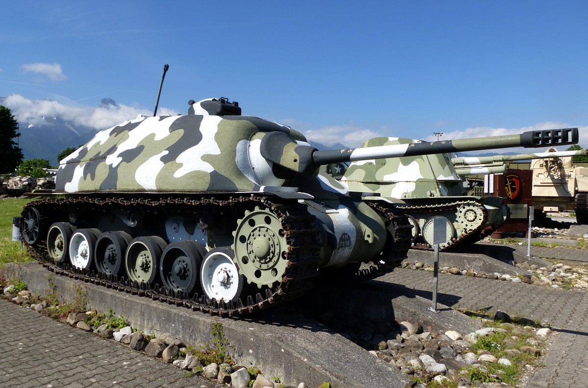 Nahkampfkanone II  Gustav , von dieser Panzerkanone wurde 1944 in den Saurer-Werken in der Schweiz nur ein Fahrzeug gebaut, 7,5cm Kanone, 300PS, Vmax.50Km/h, Panzermuseum Thun, Mai 2015