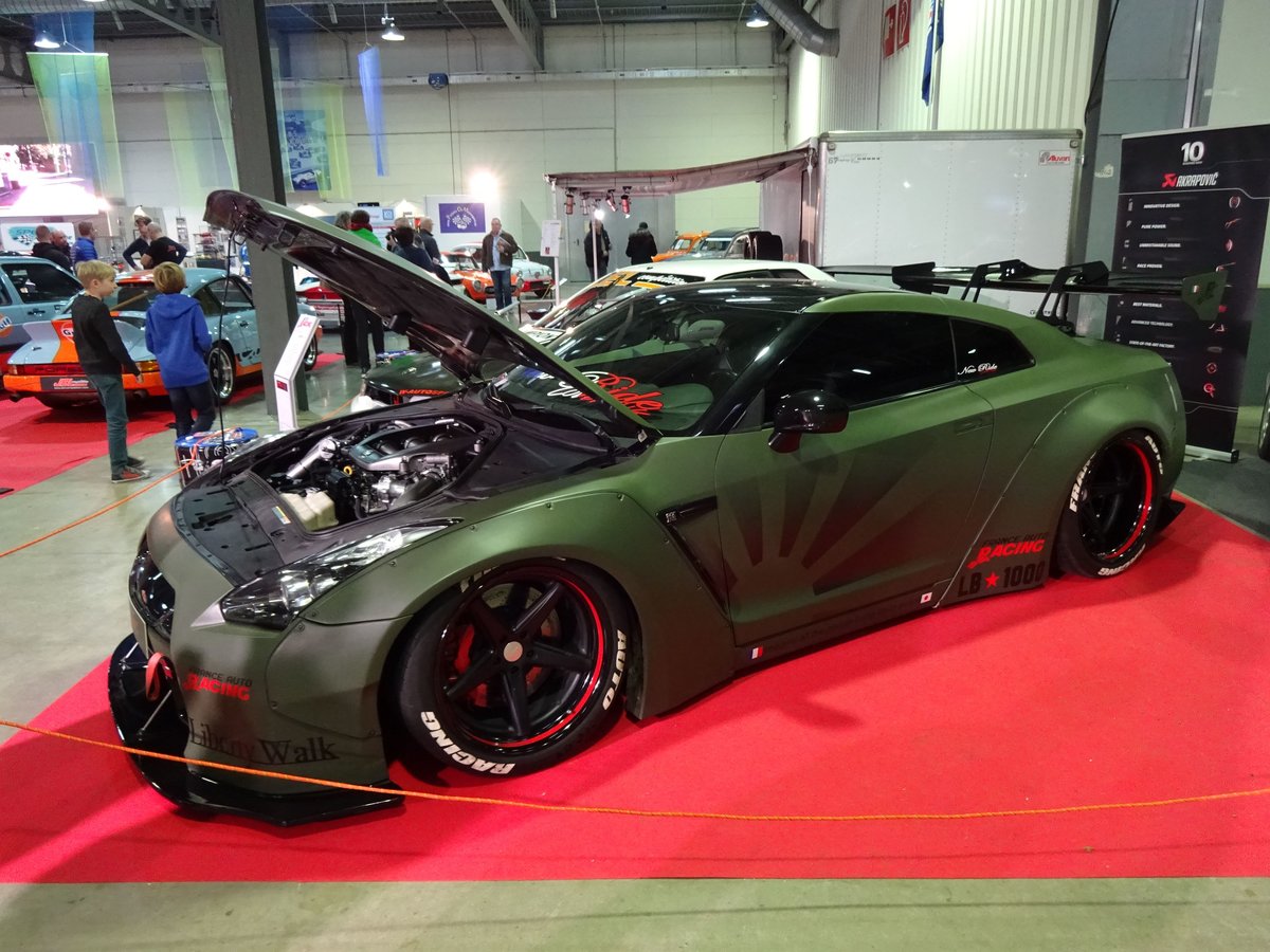 Nissan GT-R auf der International Motor Show in Luxembourg, 20.11.2016