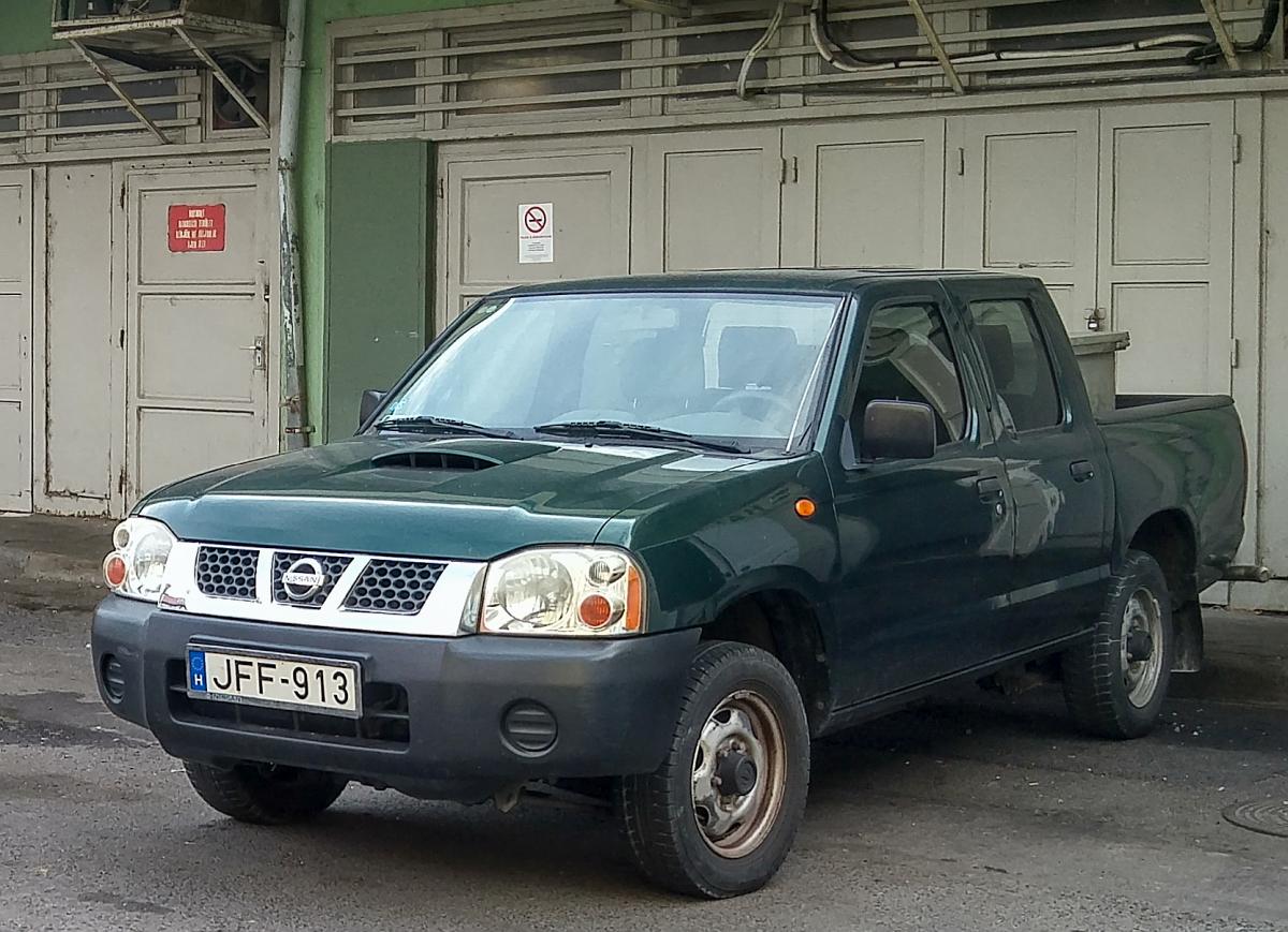 Nissan Navara Pick Up, gesehen in Pécs (Ungarn), Oktober, 2019
