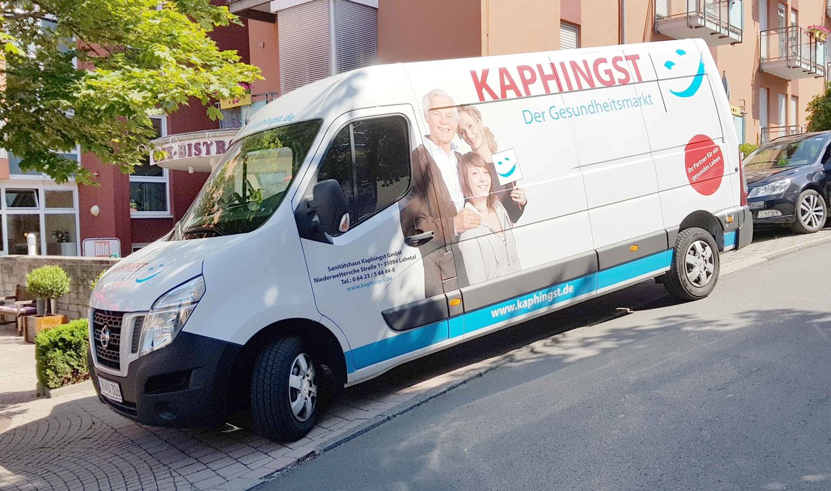 =Nissan NV 400 der Firma KAPHINGST steht im Juli 2019 in Hünfeld