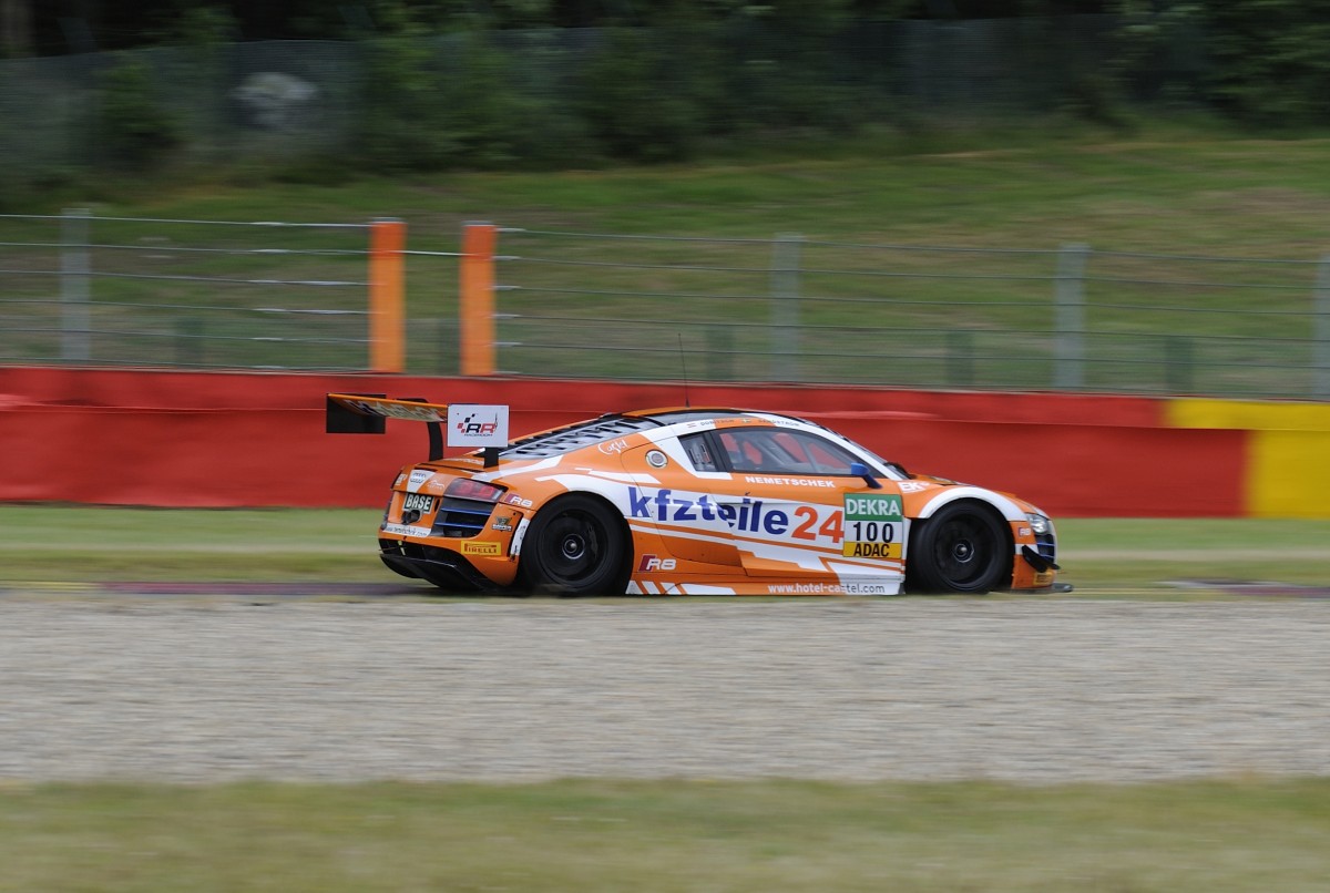 Nr 100 Audi R8 LMS ultra, kfzteile24 MS RACING, beim ADAC GT Masters Rennen in Spa Francorchamps am 20.6.2015