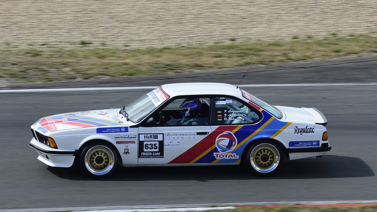 Nr.110 BMW M 3 DTM Rep. (DTM Gr.H)1988, Fahrer: Droste Rolf. und Nr.45 Audi V 8 DTM (DTM Gr.H)1990, Fahrer: Peter Klaus 46. AvD-Oldtimer-Grand-Prix 2018, Qualifying der Tourenwagen Classics am 11.Aug.2018