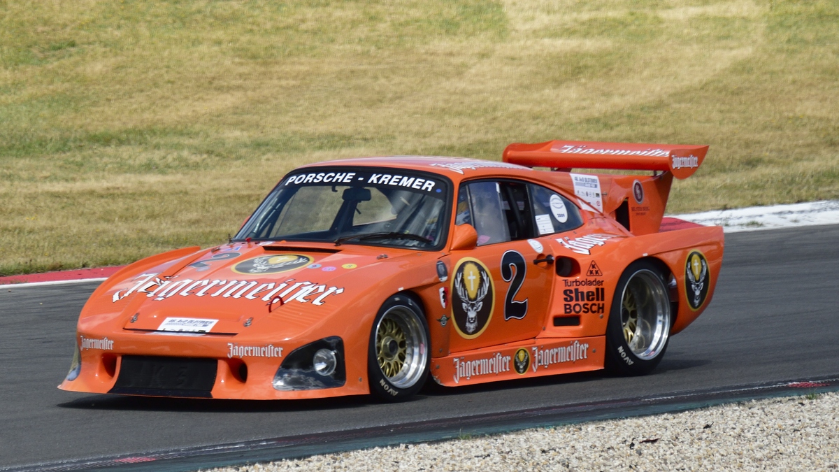 Nr.2 Porsche 935 K3 (1979), Kategorie C (Gruppe 5, 1977-1981) Revival Deutsche Rennsport-Meisterschaft, Fahrer: Kaufmann Wolfgang   46. AvD-Oldtimer-Grand-Prix 2018, Qualifying der Tourenwagen Classics am 11.Aug.2018 
Nachfolger der Deutsche Rennsport-Meisterschaft gilt die DTM (Deutsche Tourenwagen-Meisterschaft).