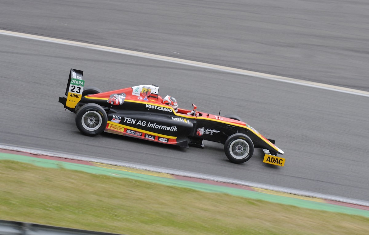 Nr:23 der ADAC Formel 4, Team Race Performance, Fahrer: Alain Valente, beim 1.Lauf am 20.6.2015 in Spa Francorchamps