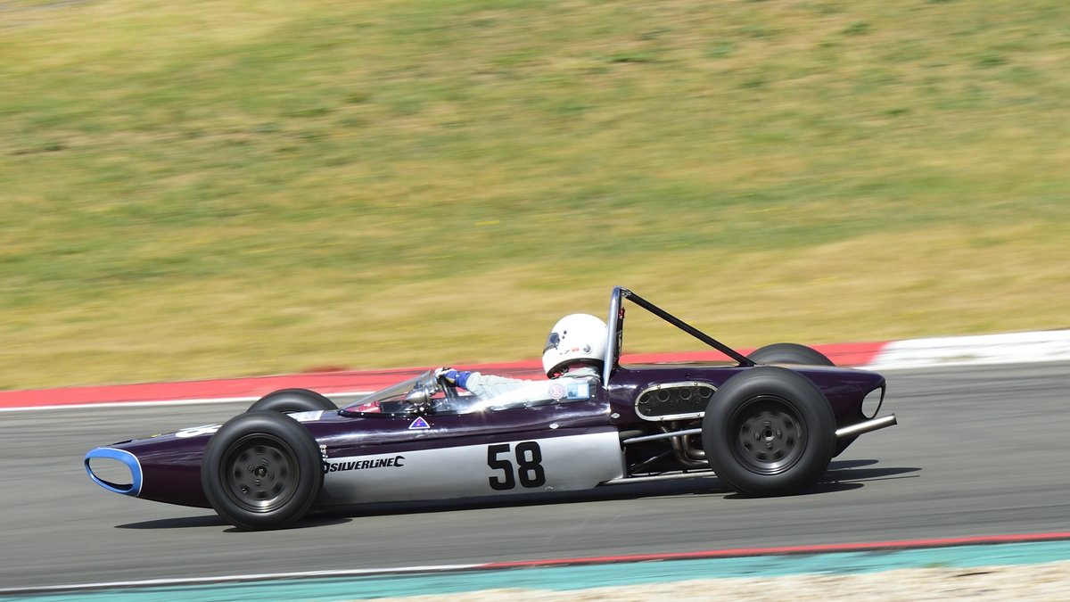 Nr.58 Smeeton, Richard aus Großbritannien im Wainer 63, ccm 1098, Bj: 1963. FIA-Lurani Trophy für Formel Junior Fahrzeuge im Prorgamm 46. AvD-Oldtimer-Grand-Prix 11.08.2018 auf dem Nürburgring.