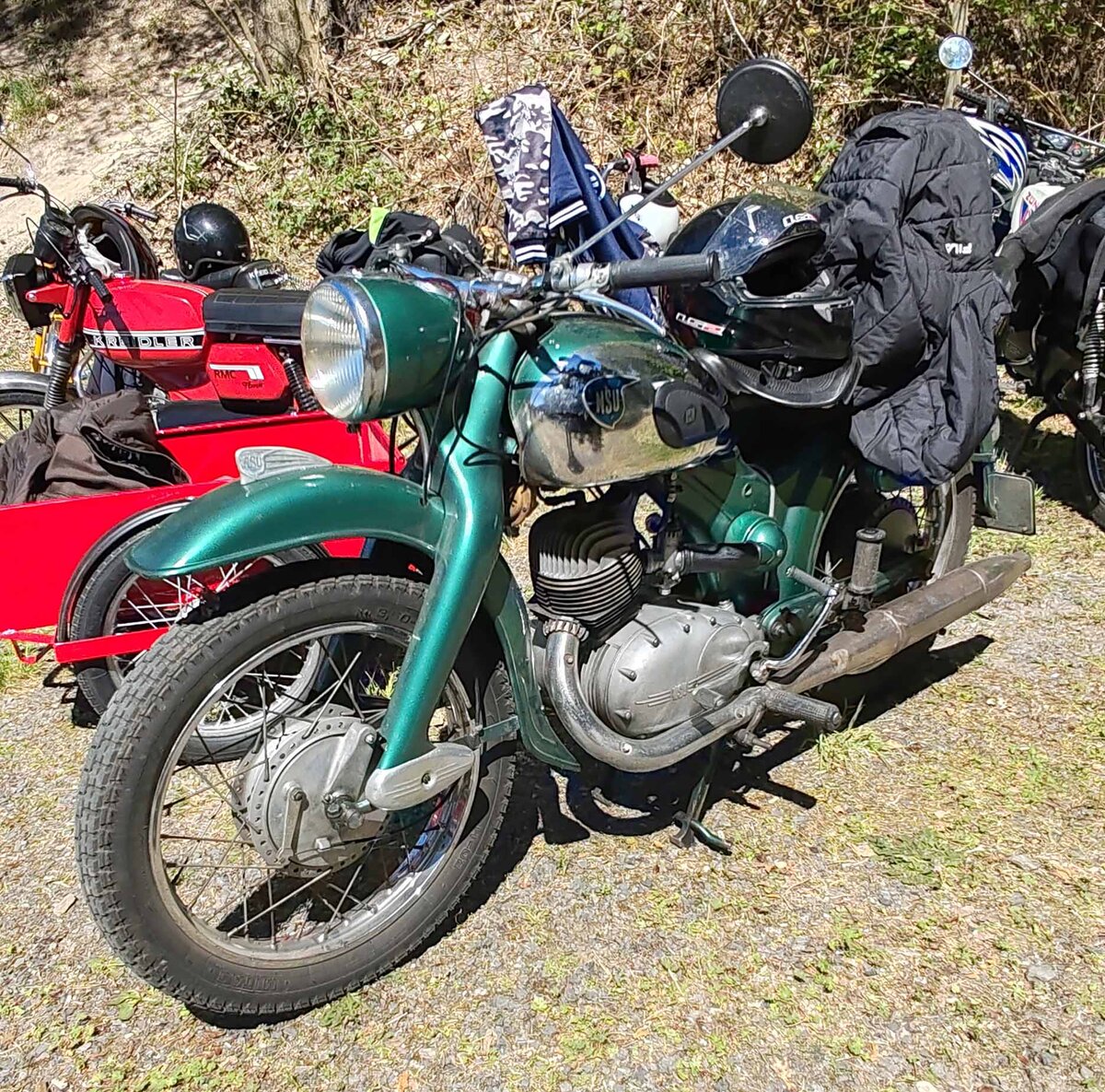 =NSU, pr�sentiert als Klamottenst�nder, gesehen bei der Oldtimerschau in Wasenberg, 05-2025