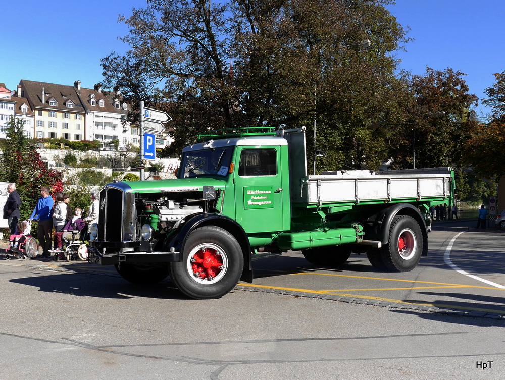 Oldtimer LKW Saurer Kipper unterwegs in Bremgarten AG am 18.10.2014