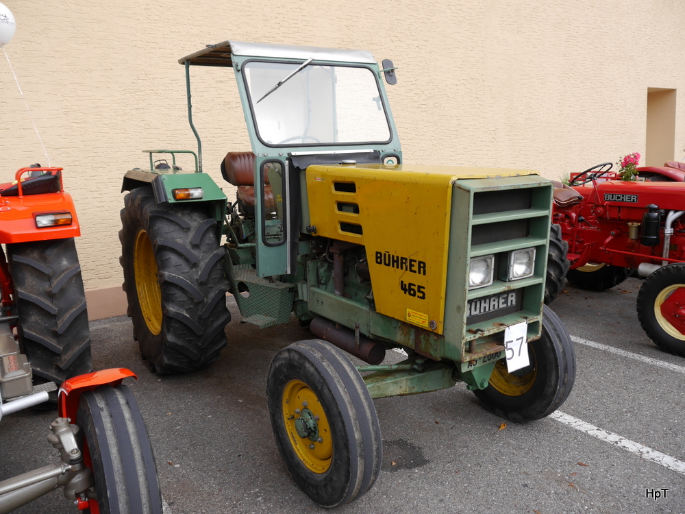 Oldtimer Traktor Bührer 465 unterwegs in Bremgarten AG am 18.10.2014