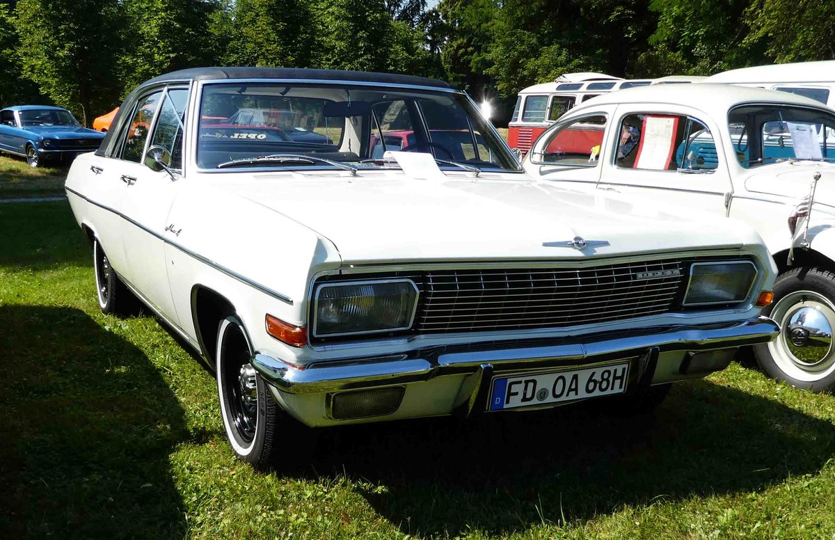 =Opel Admiral 2,8 l, ausgestellt bei Blech & Barock im Juli 2018 auf dem Gelände von Schloß Fasanerie bei Eichenzell