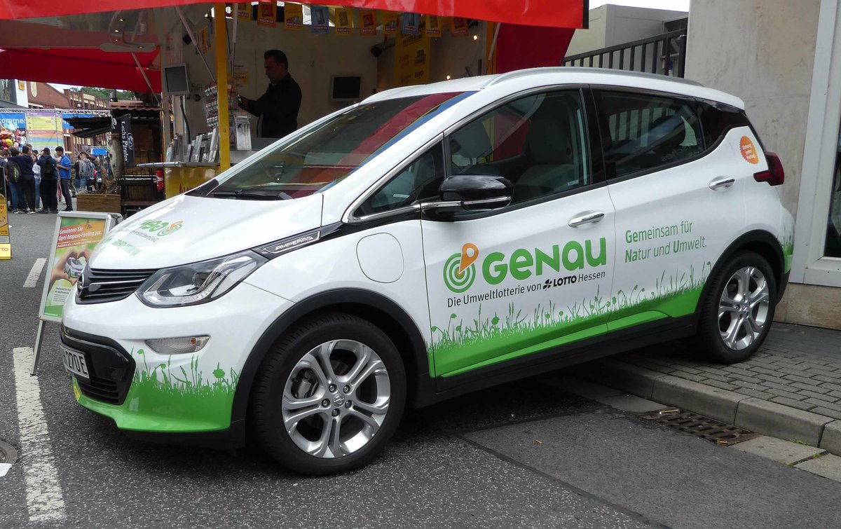 =Opel Ampera von GENAU, der Umweltlotterie von Lotto Hessen, gesehen im Juni 2019 beim Hessentag in Bad Hersfeld