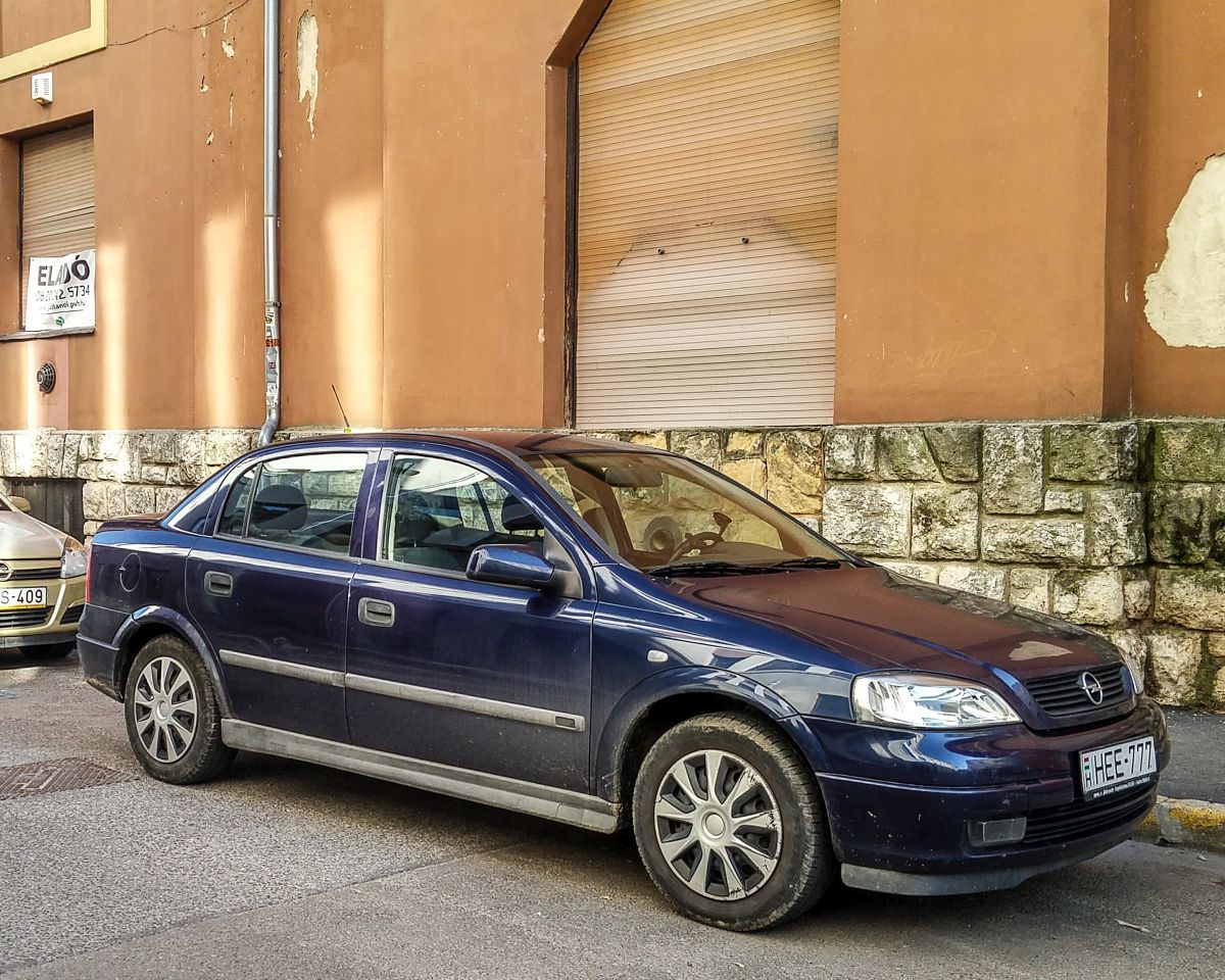 Opel Astra G, gesehen in Oktober, 2020.