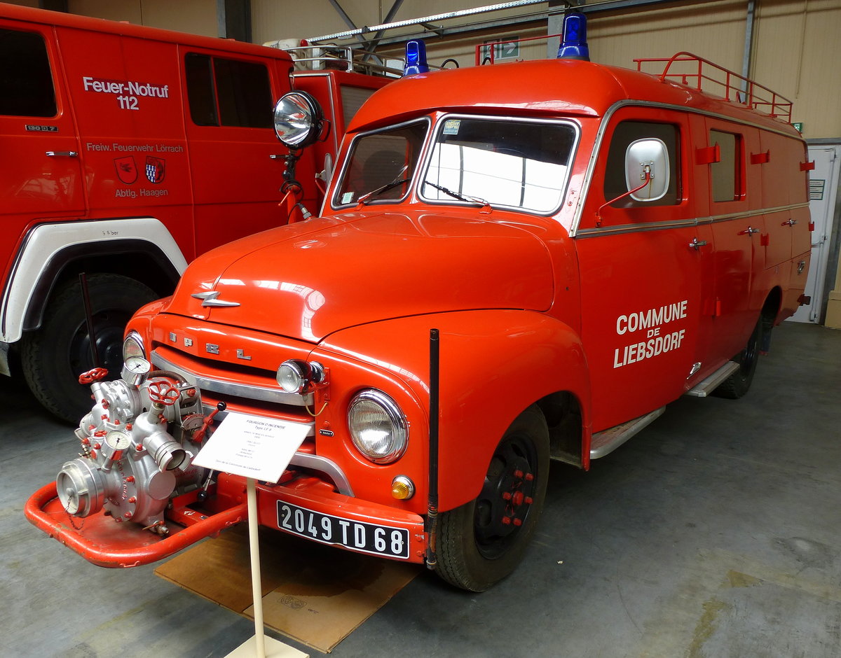 Opel Blitz, Feuerwehr von 1958 der Gemeinde Liebsdorf/Elsa, Feuerwehrmuseum Ferrette, Mai 2016
