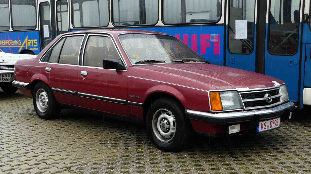 =Opel Commodore 2,5 S, gesehen bei der Technorama in Kassel im März 2017