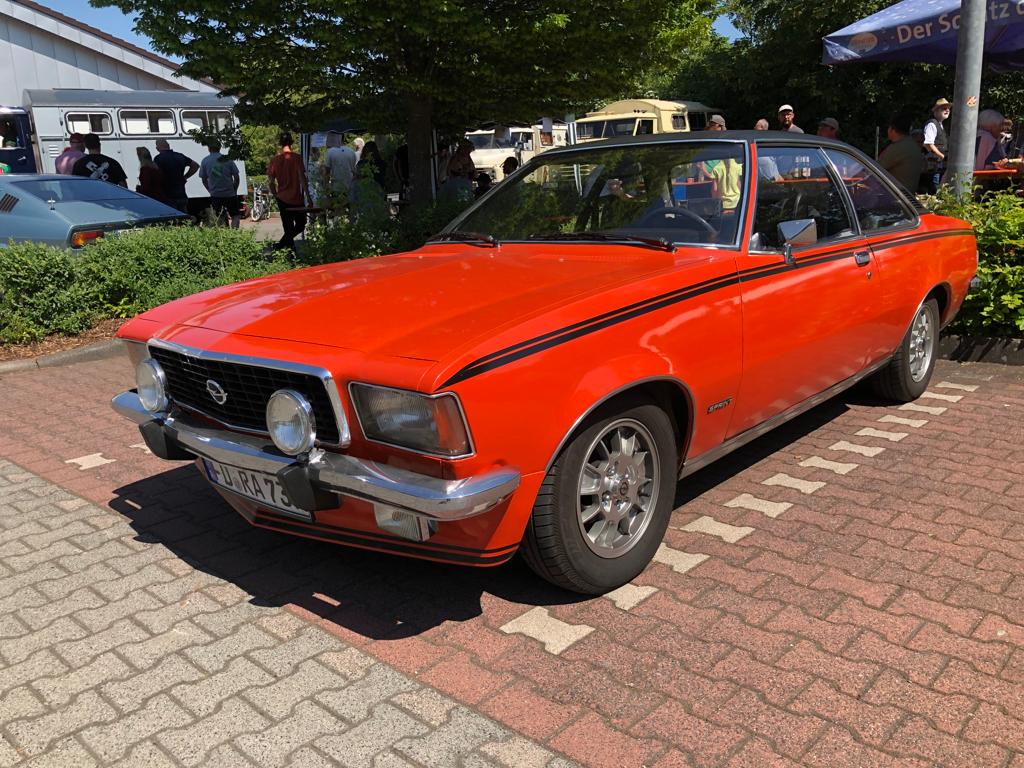 =Opel Commodore, gesehen im Juni 2023 bei der Oldtimerausstellung in Angersbach
