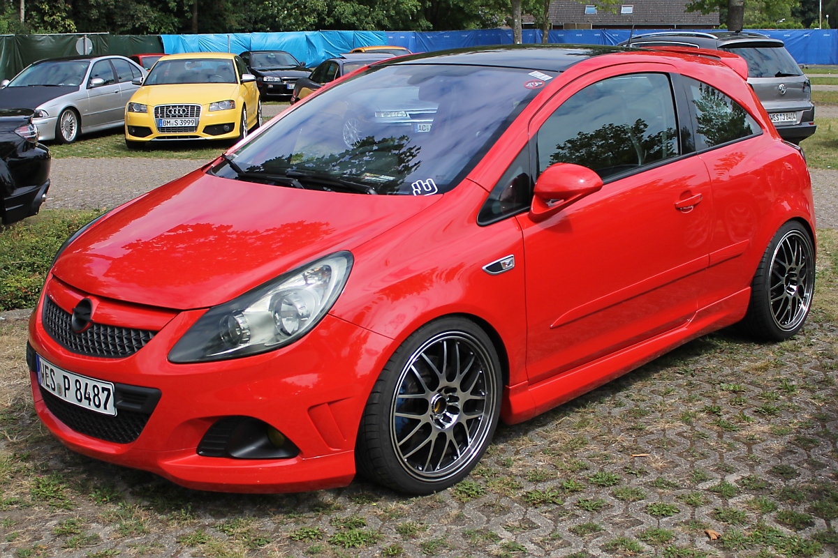 Opel Corsa bei den Grefrath Tuning Days, 11.8.2013