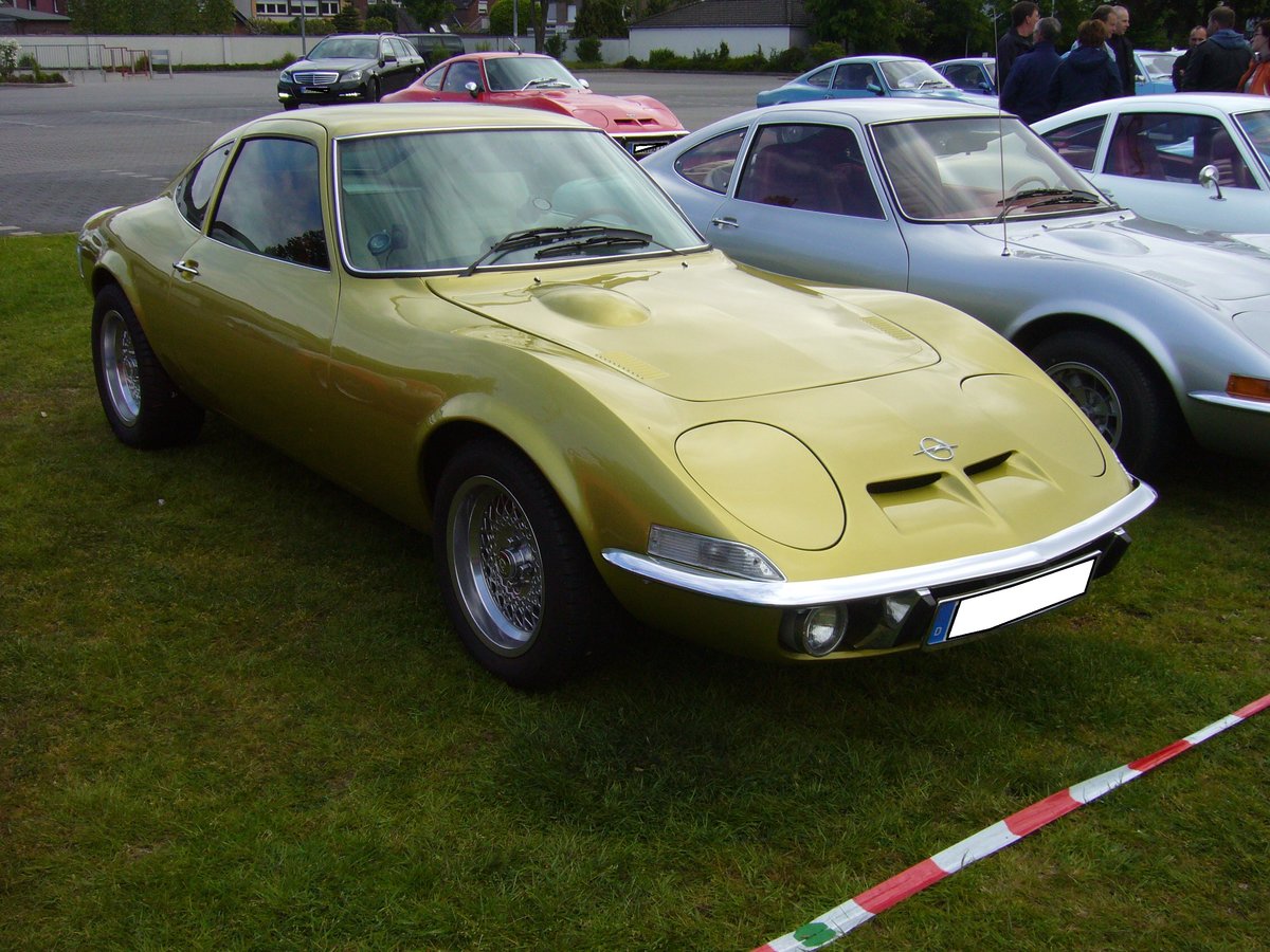 Opel GT 1900. 1968 - 1973. Hier wurde ein GT des letzten Modelljahres abgelichtet. Oper GT-Europatreffen am 15.05.2016 in Kirchhellen.