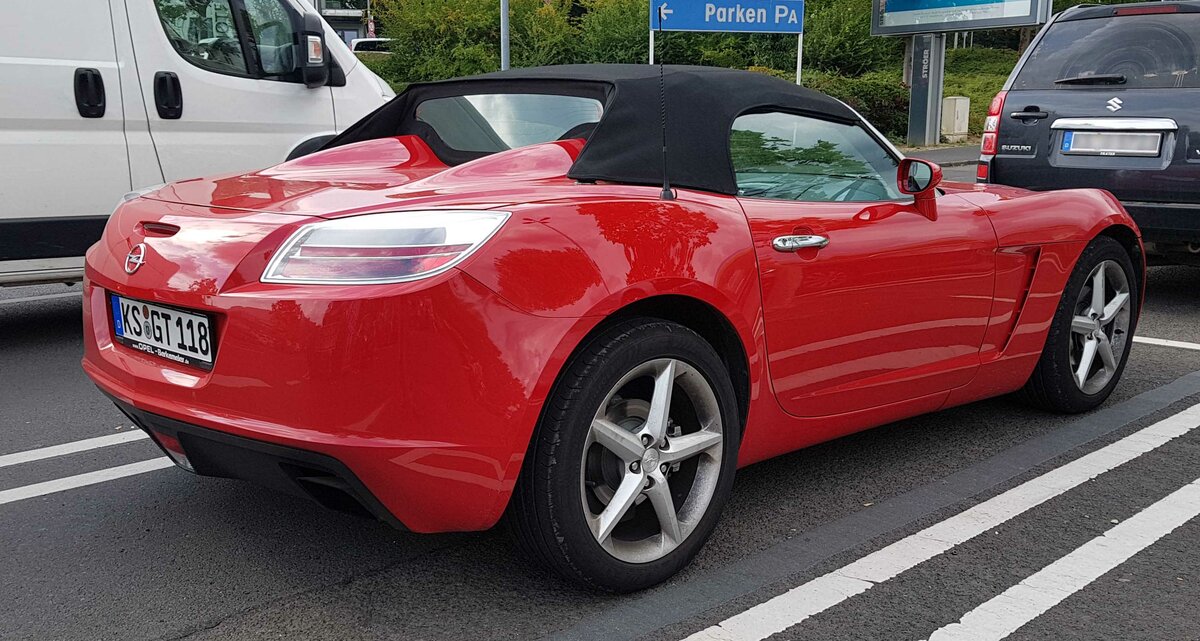 =Opel GT steht im August 2021 in Kassel