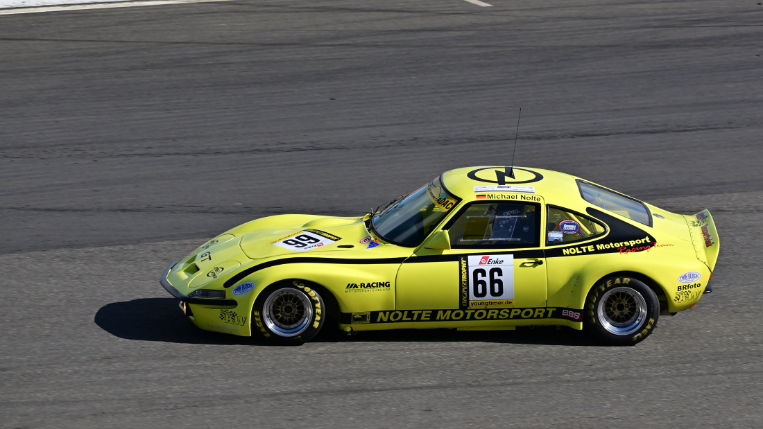 Opel GT, Youngtimer Trophy - Grid 1, auch nach 30 Jahren ist die Faszination und  Leidenschaft f�r die Youngtimer Trophy sehr gro�. Gestartet wir normalerweise in 2 Grupp3n Rennen Grid 1 & Grid 2 .  Die Fans erleben hier eine einmalige Bandbreite des Motorsports der 70er und 80er Jahre.
https://www.youngtimertrophy.de/
Aufnahmen vom: N�rburgring Classic am 13.06.2026, aus den Zuschauer Bereichen.