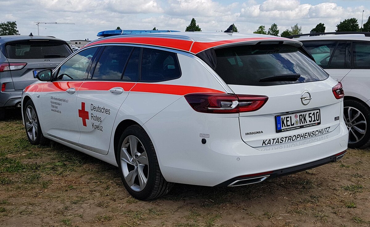 =Opel Insignia vom DRK KV KEHL, gesehen auf dem Parkplatz der RettMobil im Mai 2022