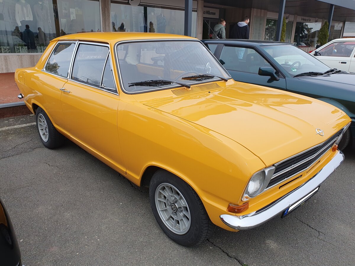 Opel Kadett B Limousine in der Karosserieversion zweit�rige Limousine, gebaut in den Jahren von 1965 bis 1973. Wer kannte ihn nicht, den Millionenseller aus Bochum. Der Wagen war als zwei- und viert�rige Limousine, als Coupe und als drei- und f�nft�riges Kombimodell namens CarAvan lieferbar. Basismotorisierung war ein Vierzylinderreihenmotor mit einem Hubraum von 1078 cm�, der 45 PS, 55 PS oder 60 PS leistete. Oldtimertreffen Lorch-Ransel am 12.04.2026.