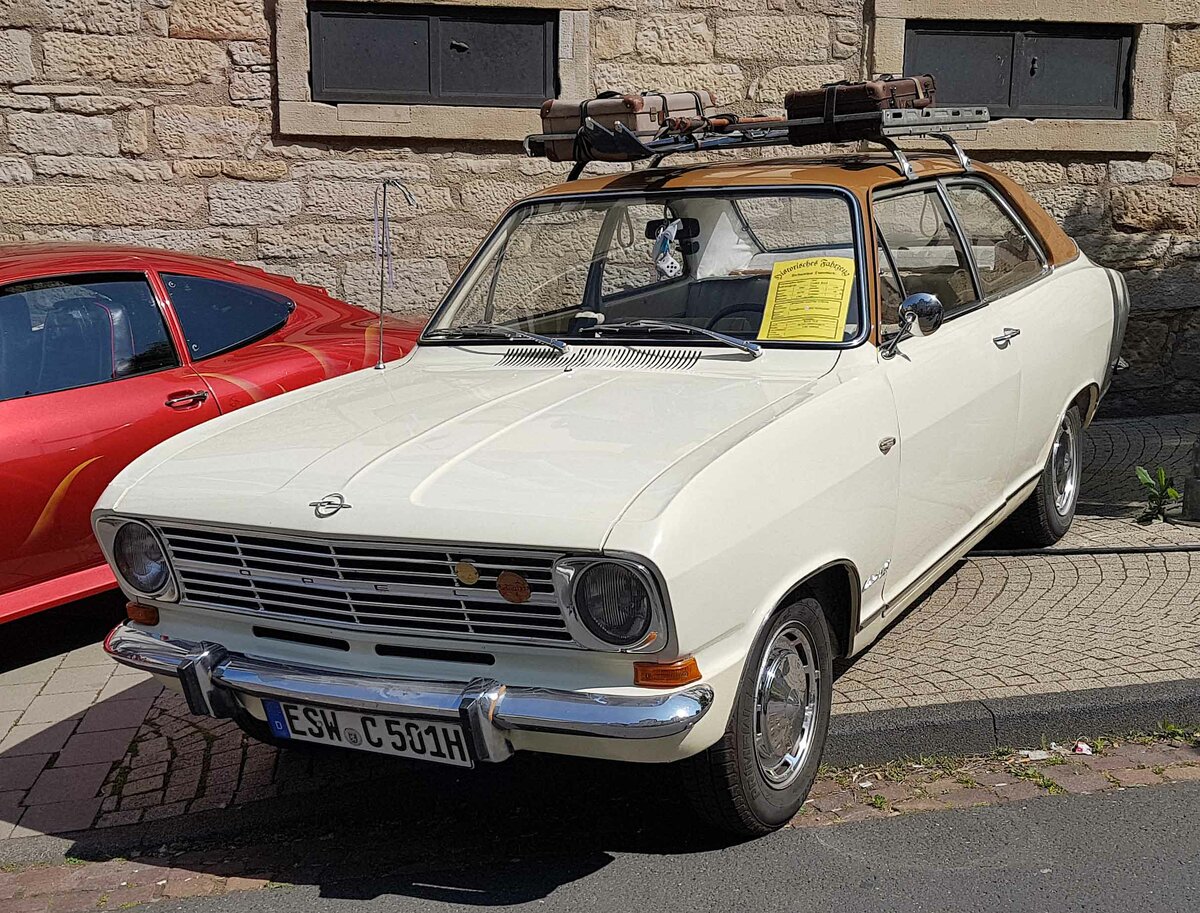 =Opel Kadett B LS, Bj. 1968, 1100 ccm, 55 PS, präsentiert bei der Oldtimerausstellung in Spangenberg, 05-2023