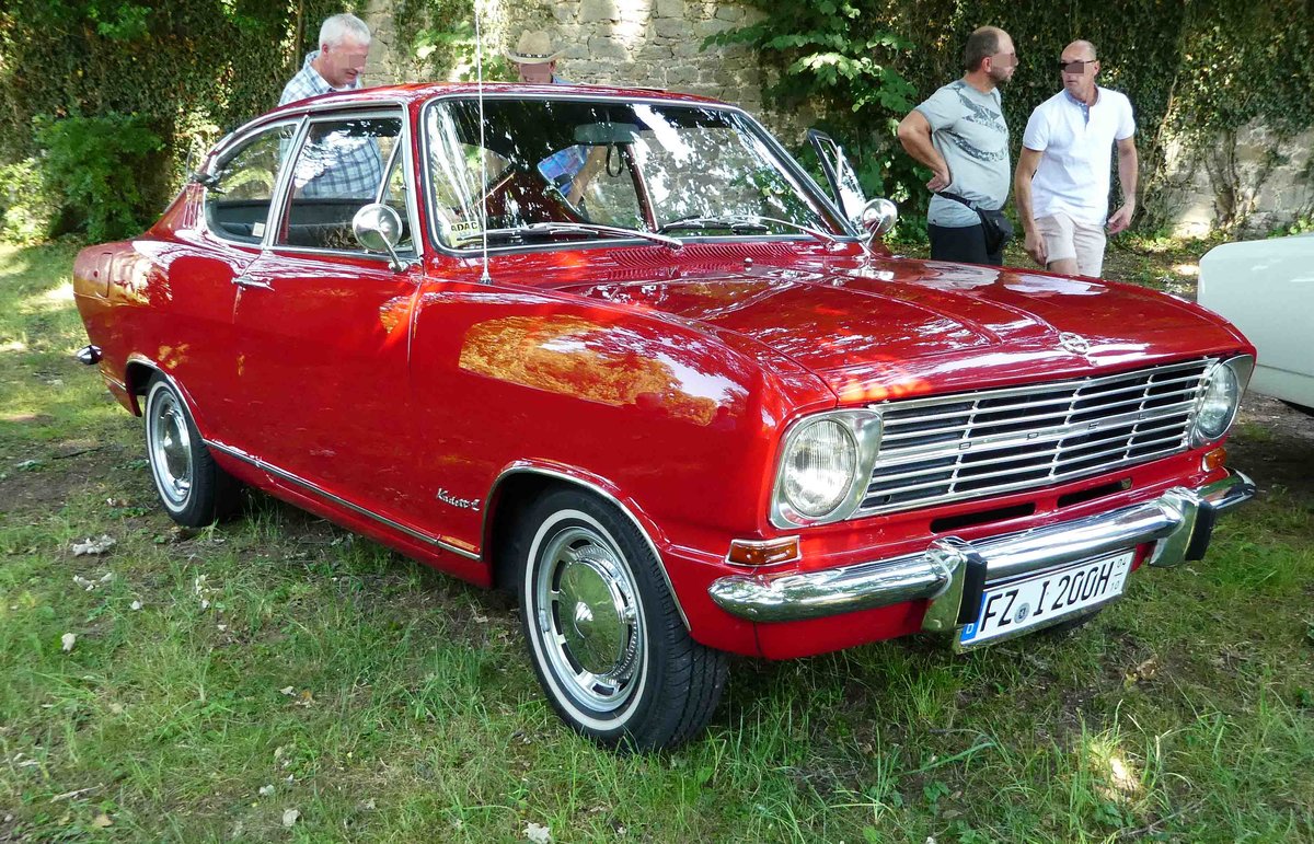 =Opel Kadett C, ausgestellt bei Blech & Barock im Juli 2018 auf dem Gelände von Schloß Fasanerie bei Eichenzell