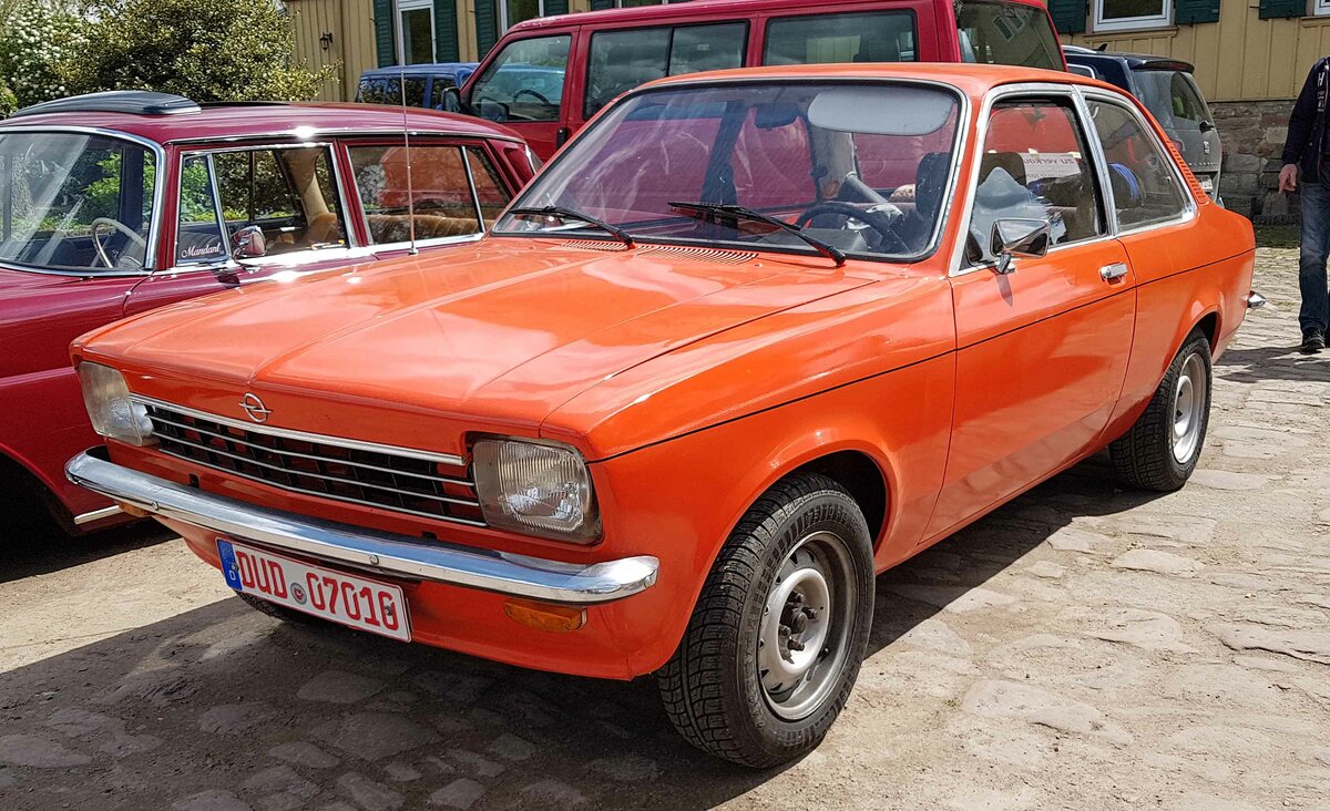 =Opel Kadett C, steht bei der Oldtimerausstellung in Wiershausen im Mai 2023