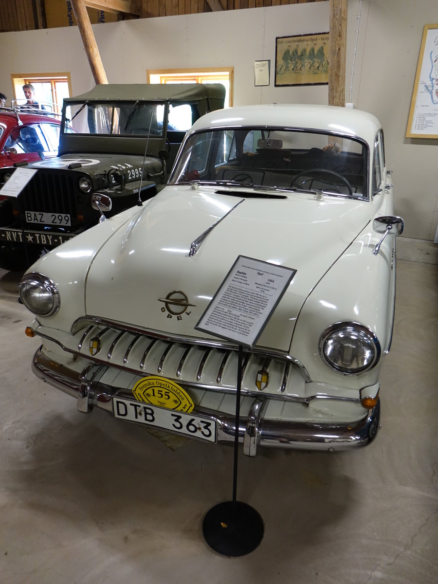Opel Kapitän, Baujahr 1954, 6 zyl. 68 PS Motor, Fordonmuseet Sunne (31.05.2018)