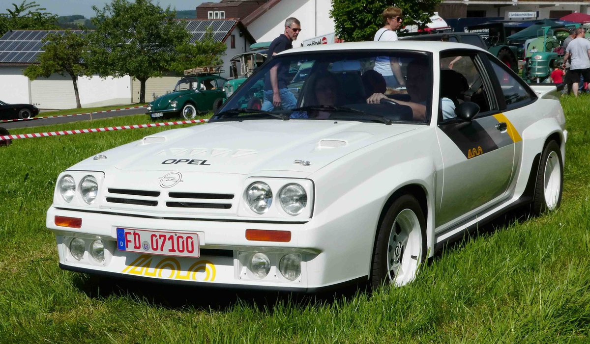 =Opel Manta B, gesehen bei der Oldtimerausstellung in Thalau im Mai 2017