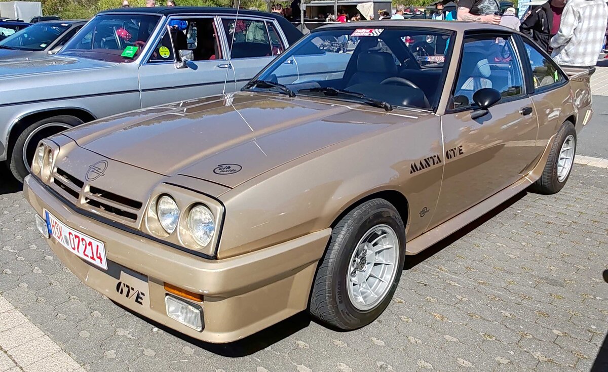 =Opel Manta B, gesehen bei der Oldtimerveranstaltung in Frankenberg, 05-2026