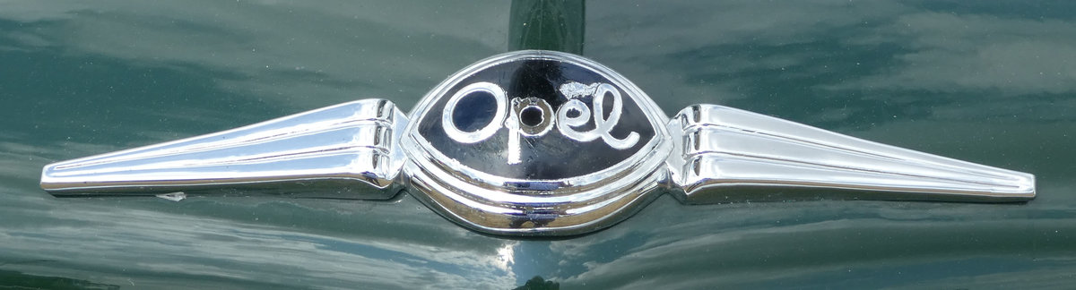 =Opel P 4, Bj. 1936, 26 PS, 1.3 l, Frontemblem, gesehen beim Oldtimertreffen in Ostheim, 07-2019