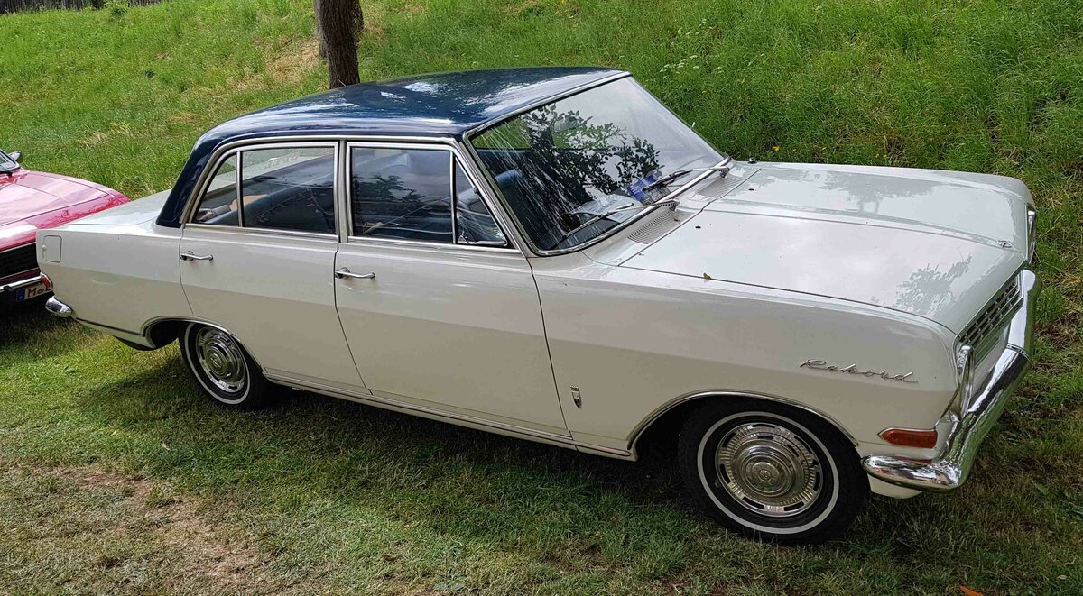 =Opel Rekord A 1700 L, Bj. 1965, ausgestellt bei den Fladungen Classics 2023 im Juli 23