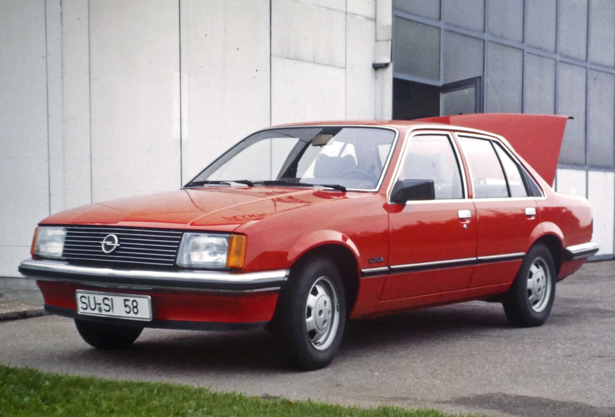 Opel Rekord am Flugplatz Offenbrg - Sommer 1983