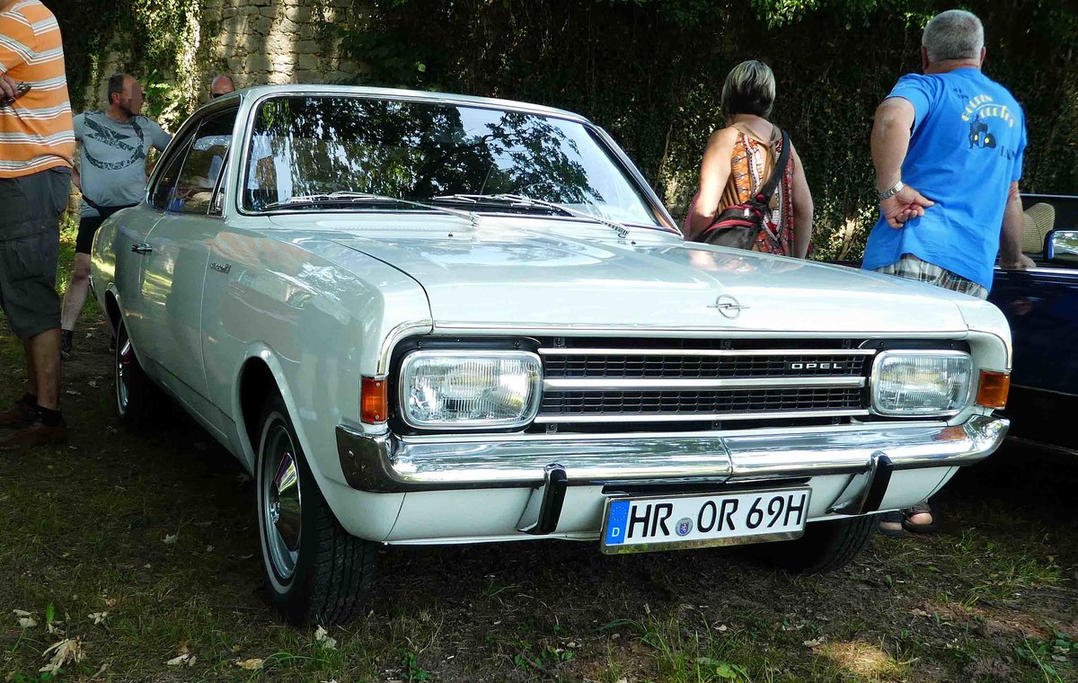 =Opel Rekord C, ausgestellt bei Blech & Barock im Juli 2018 auf dem Gelände von Schloß Fasanerie bei Eichenzell