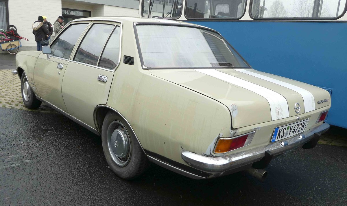 =Opel Rekord D 1900, ausgestellt bei der Technorama Kassel im März 2019