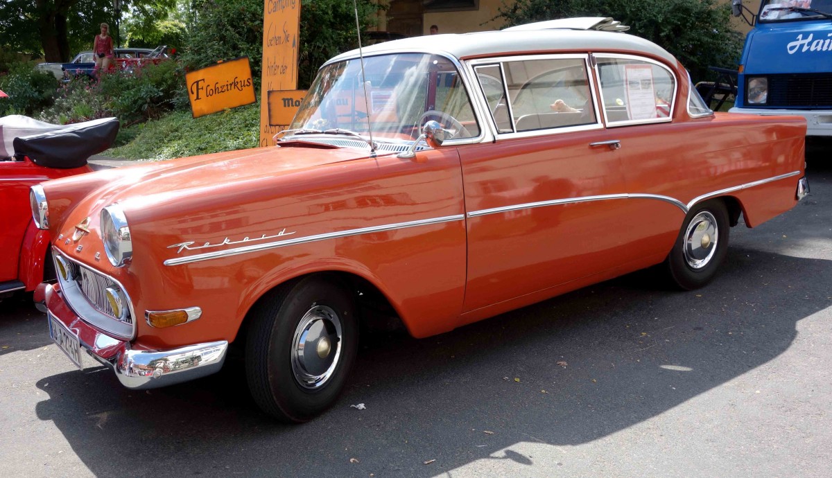 Opel Rekord P1 steht bei den Fladungen Classics, Juli 2014