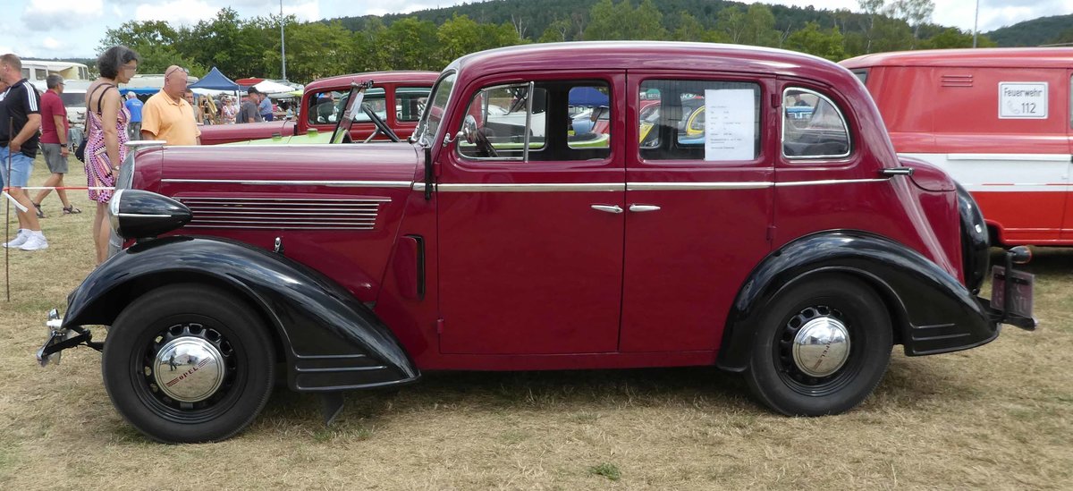 =Opel Super 6, Bj. 1937, 2500 ccm, 50 PS, steht auf dem Austellungsgelände beim Oldtimertreffen in Ostheim, 07-2019