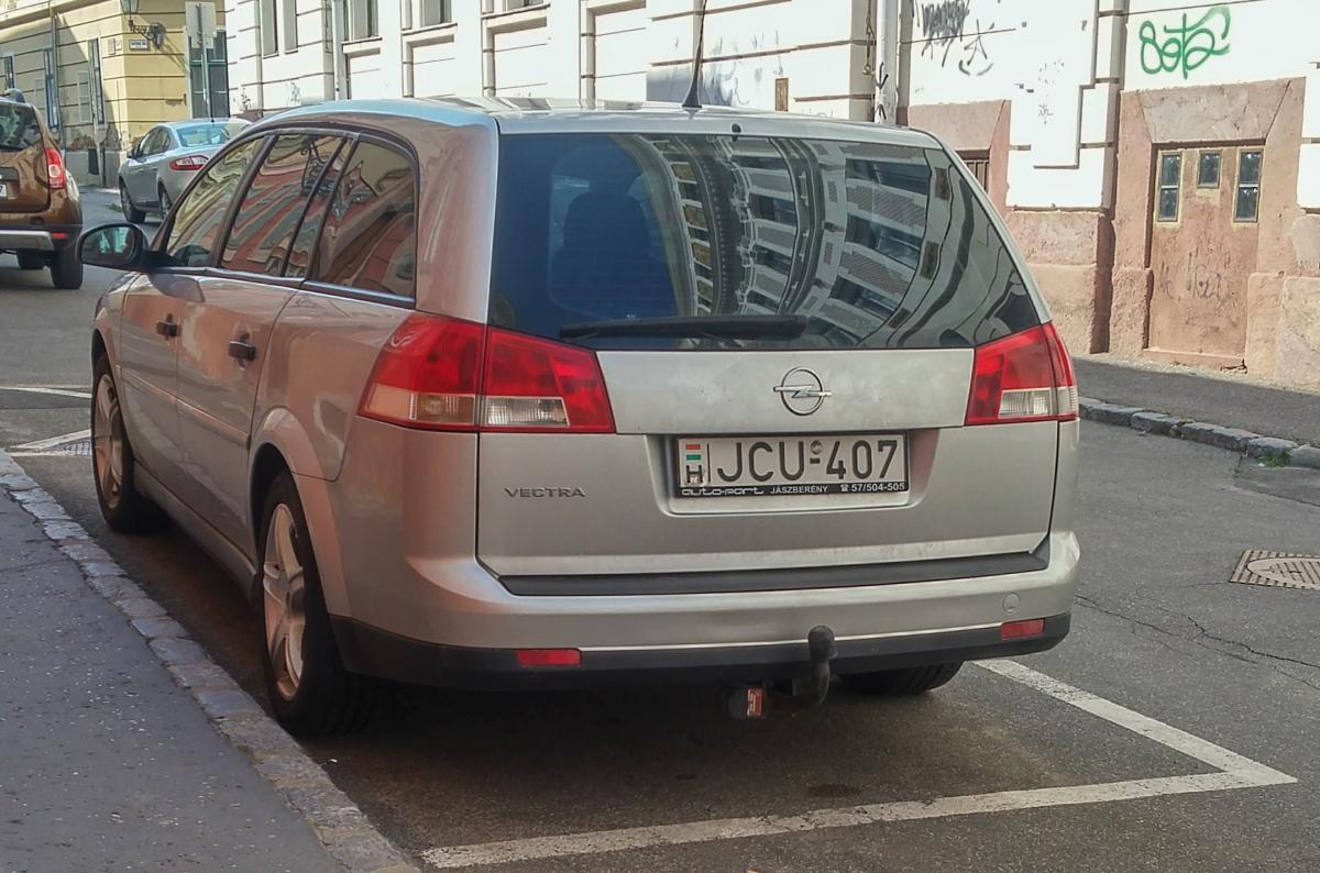 Opel Vectra C Wagon, gesehen in Pécs, Sommer, 2019